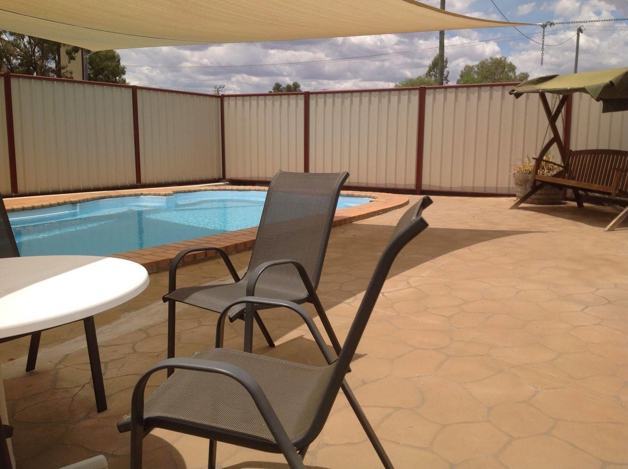 Charleville Waltzing Matilda Motor Inn Buitenkant foto